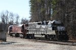 NS 5622 is running tie wye at Pomona